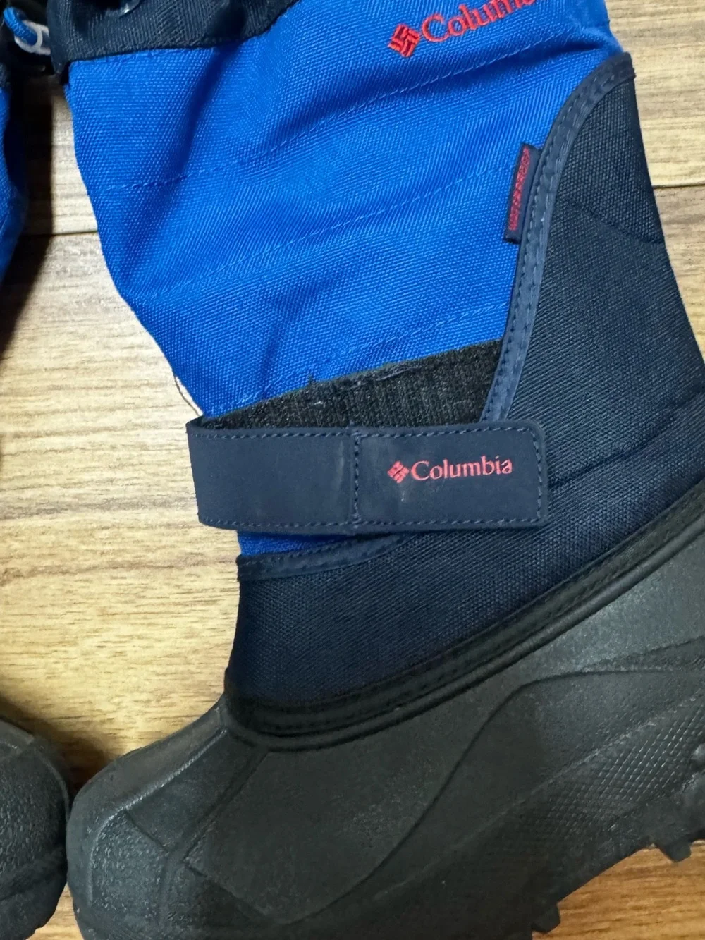 Columbia Kids Blue and Black Insulated Snow Boots size 11 boys soles like new